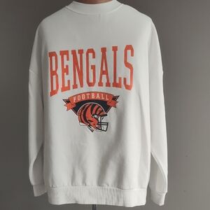 Cincinnati Bengals Fleece Lined Crewneck Sweatshirt - White and Orange Graphics